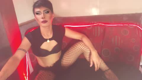 Snapshot of ur_dominatrix chatting on March 16, 5:44 am MISS ANNA online show from March 16, 5:44 am