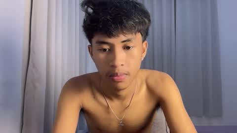 ur_fuckerbttm online show from November 27, 12:29 pm