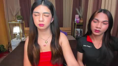 ur_girl_dwalker online show from April 23, 12:29 pm