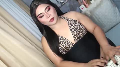 Snapshot of ur_greatest_obsession chatting on January 12, 2:11 pm KENDRA CUTIEE online show from January 12, 2:11 pm