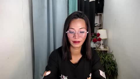 Snapshot of ur_hottest_girl chatting on January 6, 4:00 pm ur_hottest_girl online show from January 6, 4:00 pm