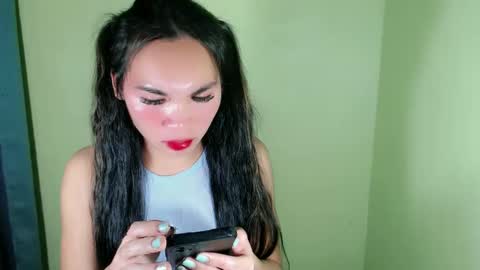 Snapshot of ur_innocent_girlx chatting on February 6, 3:41 pm QUEENSY online show from February 6, 3:41 pm