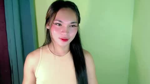 Snapshot of ur_innocent_girlx chatting on February 20, 6:35 pm QUEENSY online show from February 20, 6:35 pm