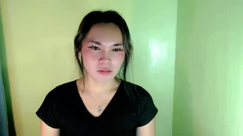 Snapshot of ur_innocent_girlx chatting on March 3, 8:49 am QUEENSY online show from March 3, 8:49 am