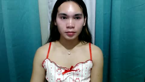 Snapshot of ur_innocent_girlx chatting on March 7, 4:44 pm QUEENSY online show from March 7, 4:44 pm