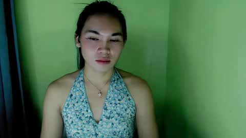 Snapshot of ur_innocent_girlx chatting on March 9, 7:23 am QUEENSY online show from March 9, 7:23 am