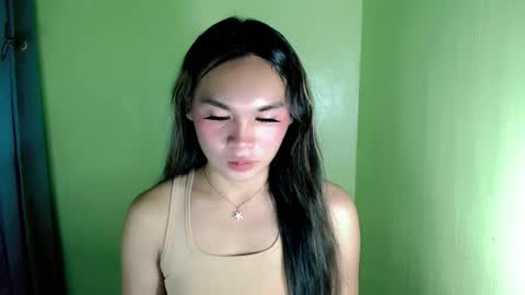 Snapshot of ur_innocent_girlx chatting on March 12, 4:19 am QUEENSY online show from March 12, 4:19 am