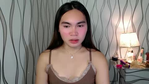 Snapshot of ur_innocent_girlx chatting on September 9, 4:45 am QUEENSY online show from September 9, 4:45 am