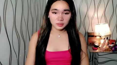 Snapshot of ur_innocent_girlx chatting on October 2, 3:35 am QUEENSY online show from October 2, 3:35 am