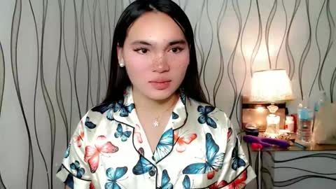 Snapshot of ur_innocent_girlx chatting on October 11, 2:15 pm QUEENSY online show from October 11, 2:15 pm