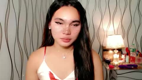 Snapshot of ur_innocent_girlx chatting on October 16, 10:27 am QUEENSY online show from October 16, 10:27 am