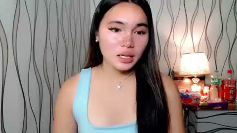 Snapshot of ur_innocent_girlx chatting on October 19, 4:24 am QUEENSY online show from October 19, 4:24 am