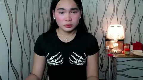 Snapshot of ur_innocent_girlx chatting on November 14, 7:40 am QUEENSY online show from November 14, 7:40 am