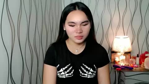 Snapshot of ur_innocent_girlx chatting on November 17, 10:59 pm QUEENSY online show from November 17, 10:59 pm