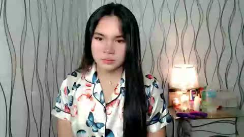 QUEENSY online show from December 4, 1:59 am