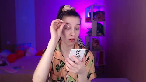 Snapshot of ur_kitty__ chatting on March 3, 1:09 pm Lera online show from March 3, 1:09 pm