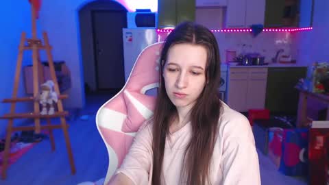 Snapshot of ur_kitty__ chatting on June 3, 2:33 pm Lera online show from June 3, 2:33 pm
