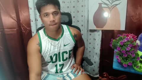 Snapshot of ur_pinoydave chatting on December 10, 7:16 am Dave online show from December 10, 7:16 am