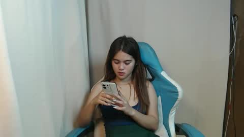 Snapshot of ur_prettyangel chatting on February 16, 1:07 pm ur_prettyangel online show from February 16, 1:07 pm