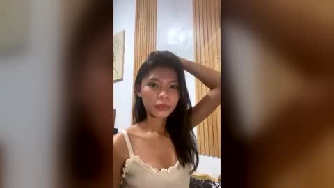 Snapshot of ur_prettylilzie chatting on June 21, 2:19 pm ur_prettylilzie online show from June 21, 2:19 pm