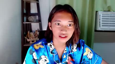 Snapshot of ur_sexyllie chatting on February 14, 2:41 am Ellie online show from February 14, 2:41 am