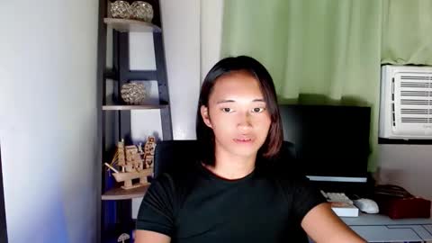 Snapshot of ur_sexyllie chatting on February 15, 6:54 am Ellie online show from February 15, 6:54 am