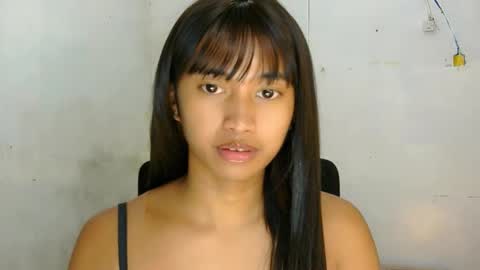 Ellie online show from April 11, 2:21 pm