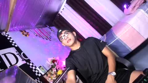 Snapshot of ur_shan21 chatting on June 27, 6:35 pm ur_shan21 online show from June 27, 6:35 pm
