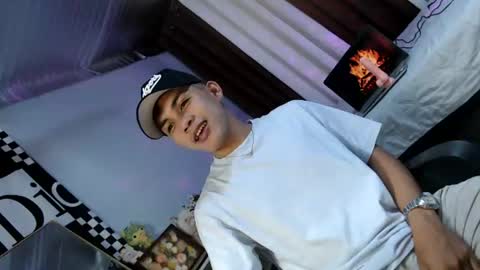 Snapshot of ur_shan21 chatting on July 6, 7:27 pm ur_shan21 online show from July 6, 7:27 pm