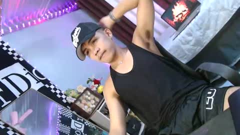 Snapshot of ur_shan21 chatting on July 8, 3:38 pm ur_shan21 online show from July 8, 3:38 pm