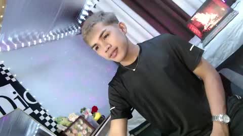 Snapshot of ur_shan21 chatting on July 10, 4:39 am ur_shan21 online show from July 10, 4:39 am