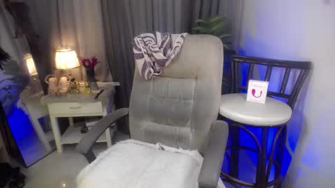 Snapshot of ur_sweet_atarah18 chatting on September 29, 7:02 am Atarah online show from September 29, 7:02 am