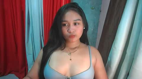 Snapshot of ur_truelyhot_dre chatting on April 14, 5:24 am ur_truelyhot_dre online show from April 14, 5:24 am