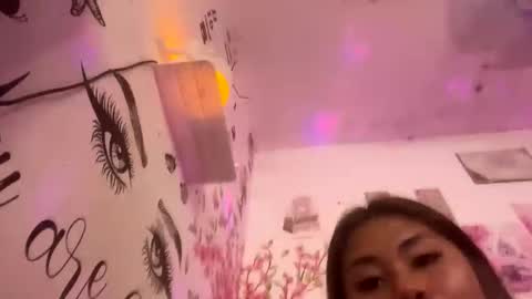 Snapshot of ur_ultimatedreamgirlxoxo chatting on February 24, 10:30 pm HelloIm Girly online show from February 24, 10:30 pm