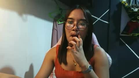 ur_wetwife online show from November 17, 1:17 pm