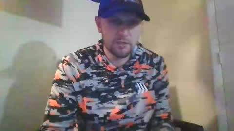Snapshot of ur_zaddy4now chatting on December 6, 9:35 pm ur_zaddy4now online show from December 6, 9:35 pm