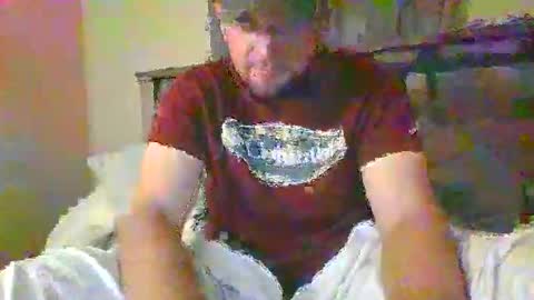 Snapshot of ur_zaddy4now chatting on December 9, 2:24 am ur_zaddy4now online show from December 9, 2:24 am