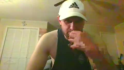 Snapshot of ur_zaddy4now chatting on January 28, 3:47 am ur_zaddy4now online show from January 28, 3:47 am