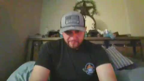 Snapshot of ur_zaddy4now chatting on January 28, 7:00 am ur_zaddy4now online show from January 28, 7:00 am