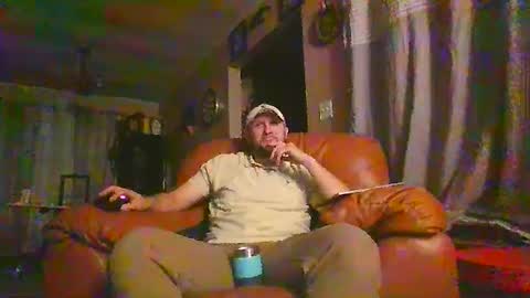 Snapshot of ur_zaddy4now chatting on February 3, 4:14 am ur_zaddy4now online show from February 3, 4:14 am
