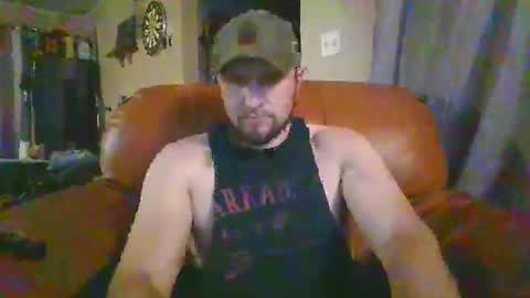 Snapshot of ur_zaddy4now chatting on February 5, 1:04 am ur_zaddy4now online show from February 5, 1:04 am