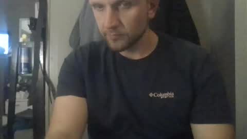 Snapshot of ur_zaddy4now chatting on April 21, 2:15 am ur_zaddy4now online show from April 21, 2:15 am