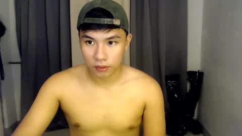 Snapshot of urasian_hardcockxx chatting on January 14, 7:06 am milly online show from January 14, 7:06 am