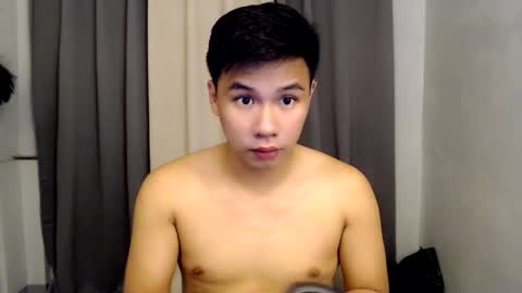 Snapshot of urasian_hardcockxx chatting on January 15, 8:09 am milly online show from January 15, 8:09 am