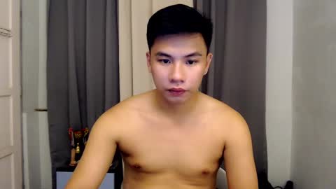 Snapshot of urasian_hardcockxx chatting on February 22, 10:51 am milly online show from February 22, 10:51 am