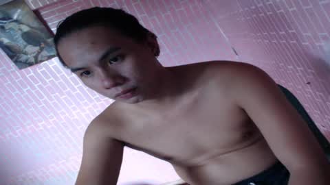 Snapshot of urasian_hardcockxx chatting on March 5, 8:32 am milly online show from March 5, 8:32 am