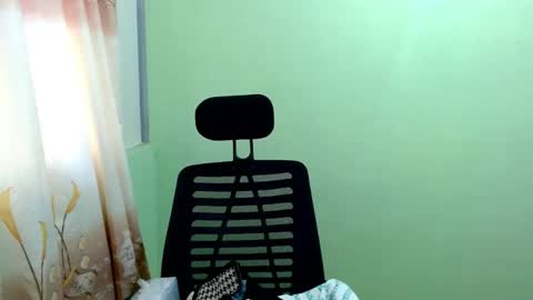 Snapshot of urasian_joy chatting on October 12, 4:22 am urasian_joy online show from October 12, 4:22 am