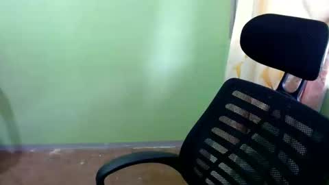 Snapshot of urasian_joy chatting on October 17, 5:32 am urasian_joy online show from October 17, 5:32 am