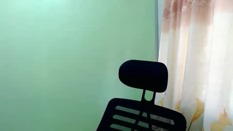 Snapshot of urasian_joy chatting on October 19, 6:47 am urasian_joy online show from October 19, 6:47 am