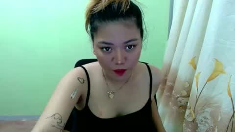 Snapshot of urasian_joy chatting on October 19, 7:25 pm urasian_joy online show from October 19, 7:25 pm